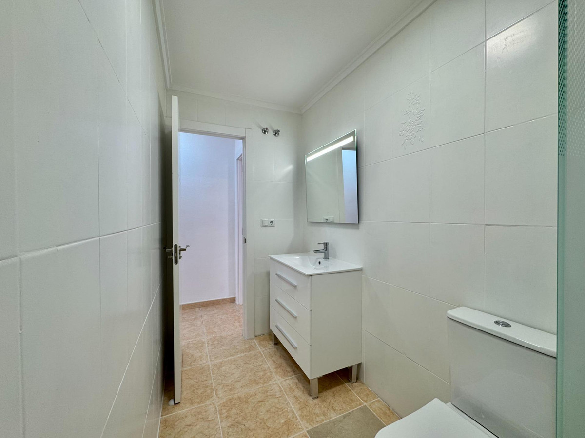 Se vende Apartamento Planta Media de 2 dormitorios en Costa Blanca, Alicante, España