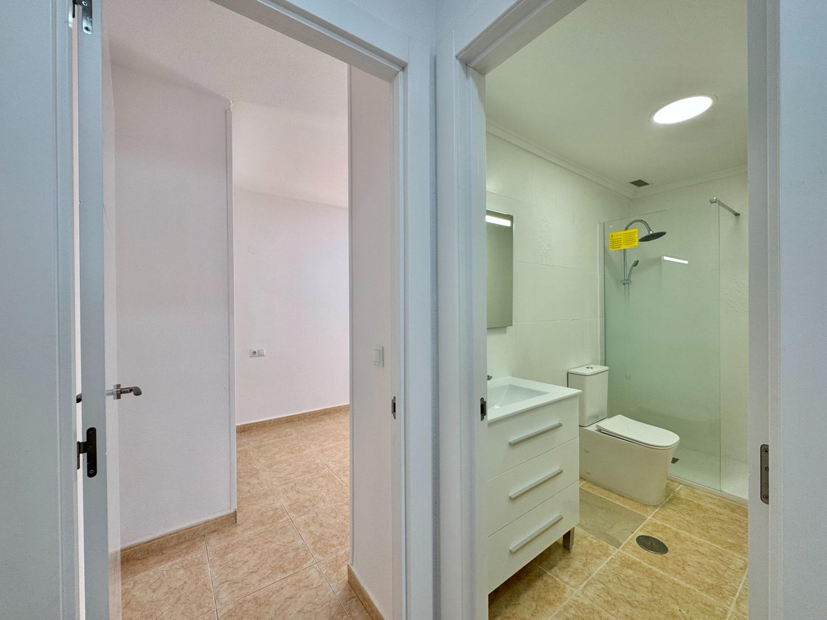 Se vende Apartamento Planta Media de 2 dormitorios en Costa Blanca, Alicante, España