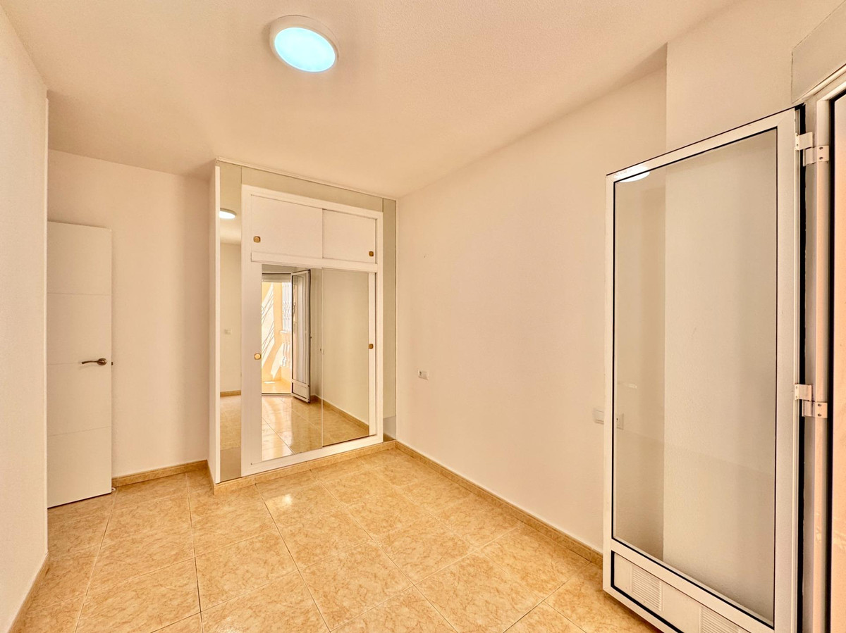 Se vende Apartamento Planta Media de 2 dormitorios en Costa Blanca, Alicante, España