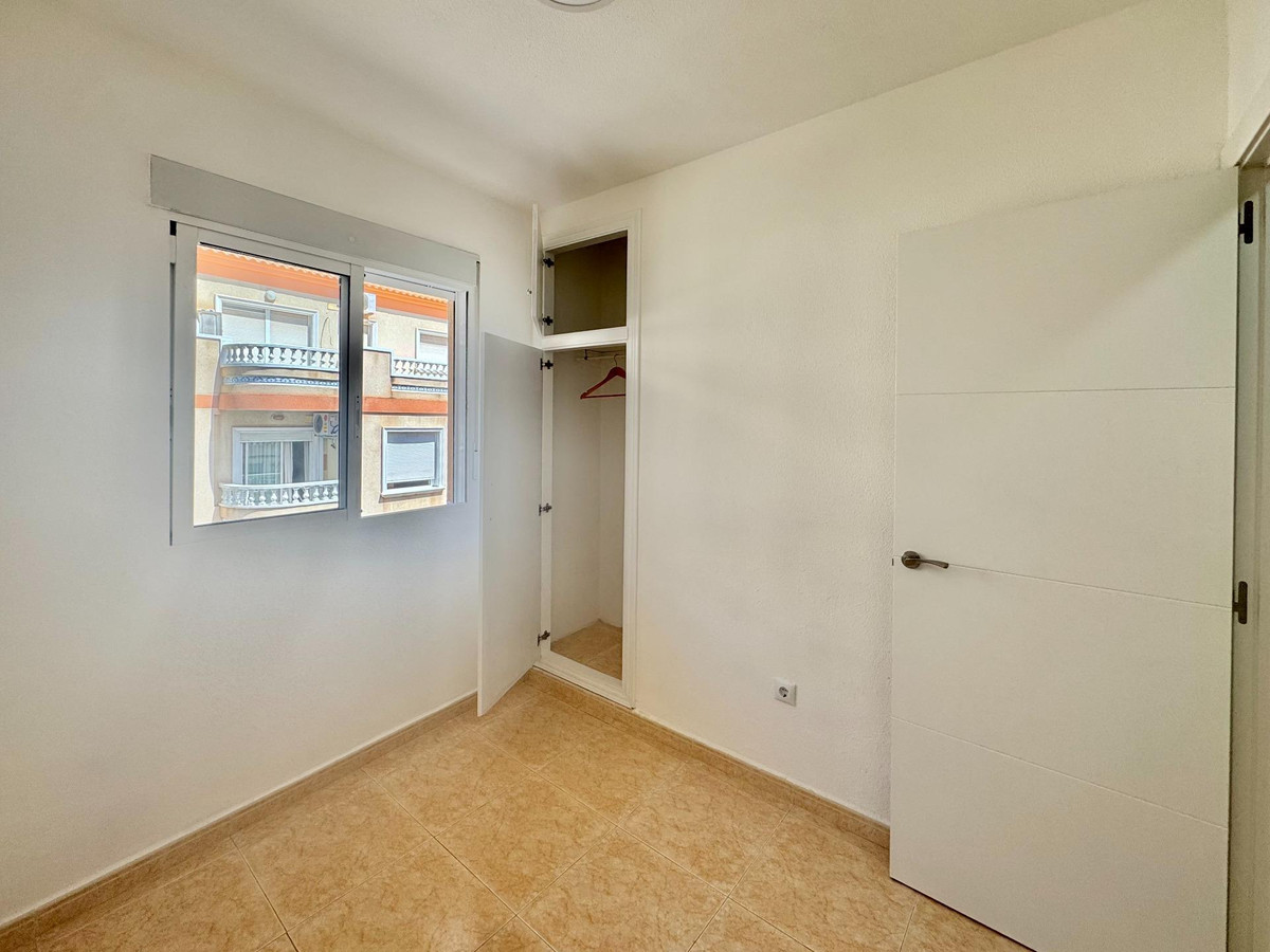 Se vende Apartamento Planta Media de 2 dormitorios en Costa Blanca, Alicante, España