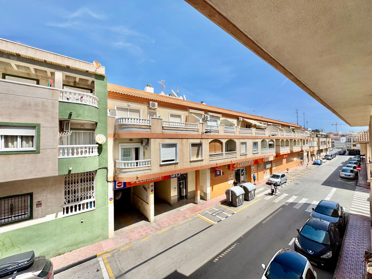 Se vende Apartamento Planta Media de 2 dormitorios en Costa Blanca, Alicante, España