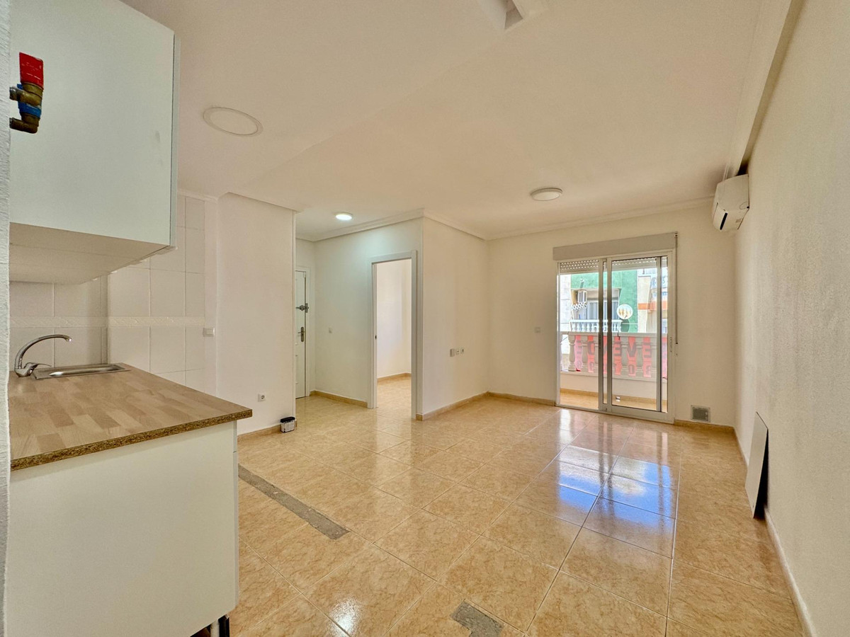 Se vende Apartamento Planta Media de 2 dormitorios en Costa Blanca, Alicante, España