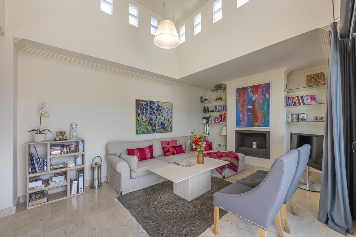 3 Bed Apartment for sale in Benahavís Costa Del Sol, Málaga, Spain