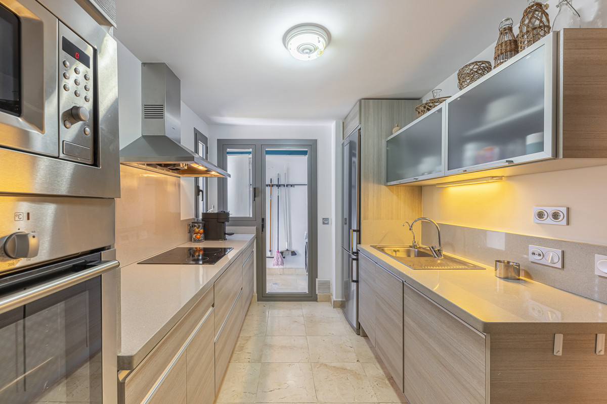 3 Bed Apartment for sale in Benahavís Costa Del Sol, Málaga, Spain