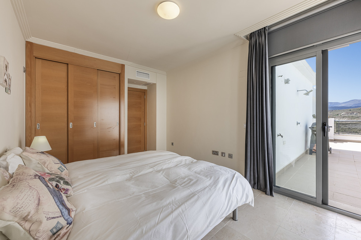 3 Bed Apartment for sale in Benahavís Costa Del Sol, Málaga, Spain
