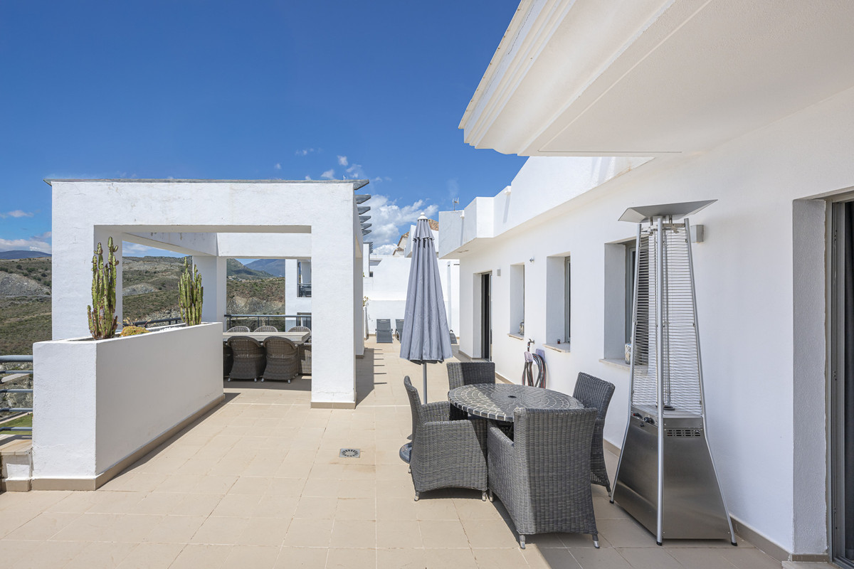 3 Bed Apartment for sale in Benahavís Costa Del Sol, Málaga, Spain