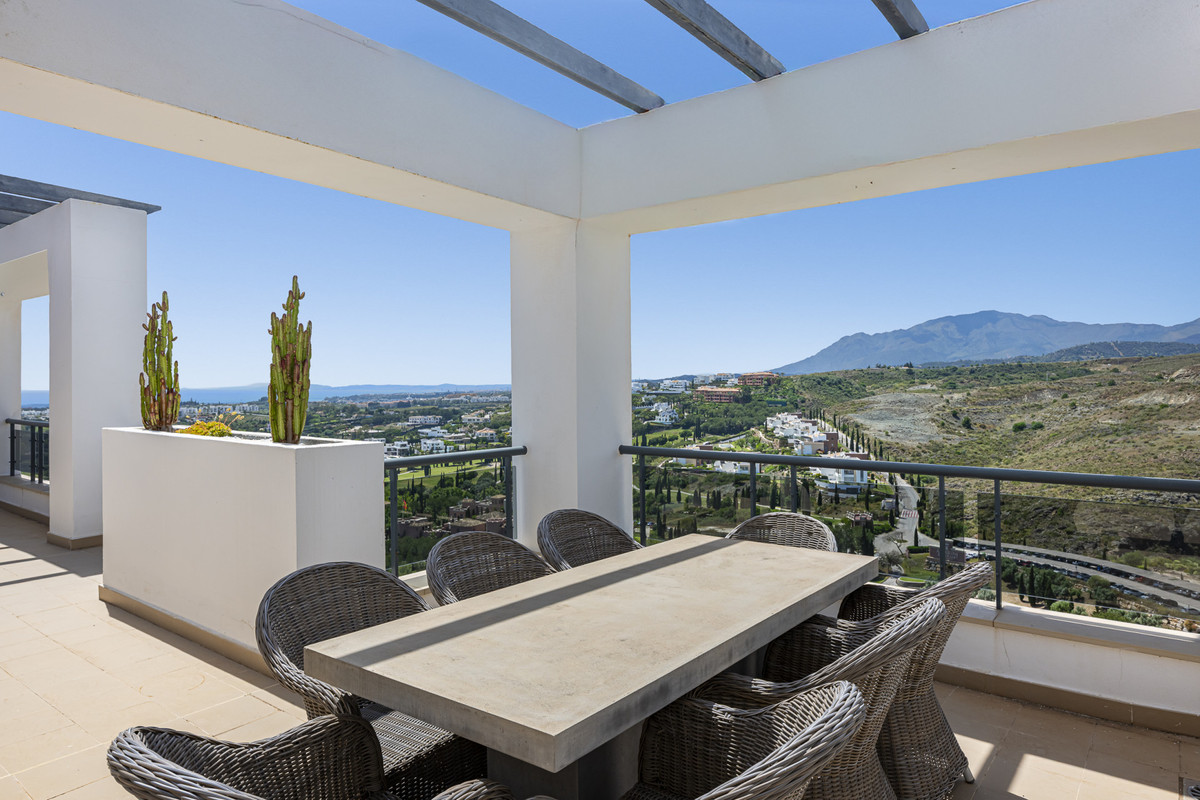 3 Bed Apartment for sale in Benahavís Costa Del Sol, Málaga, Spain