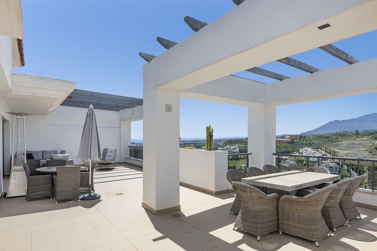 3 Bed Apartment for sale in Benahavís Costa Del Sol, Málaga, Spain