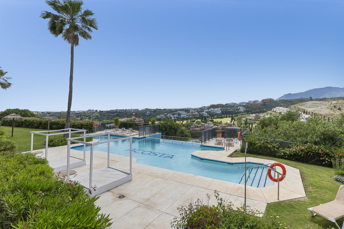 3 Bed Apartment for sale in Benahavís Costa Del Sol, Málaga, Spain