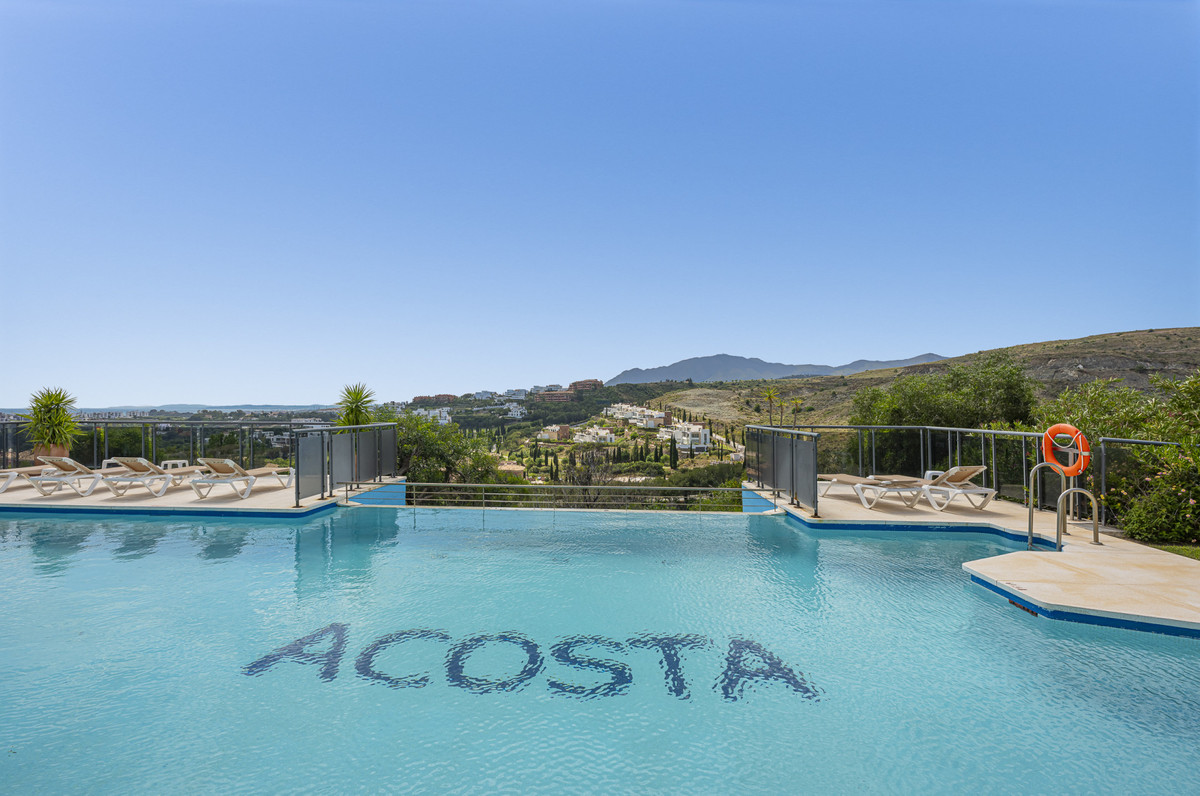 3 Bed Apartment for sale in Benahavís Costa Del Sol, Málaga, Spain
