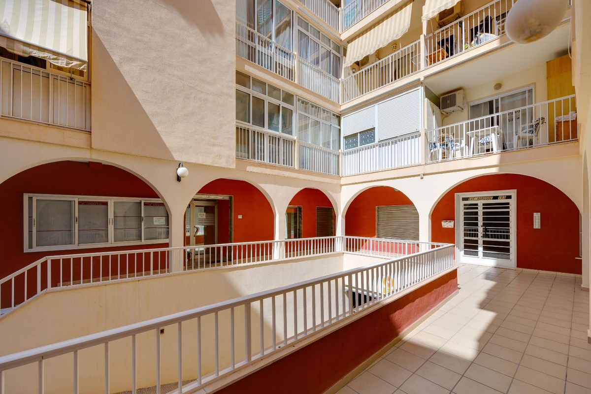 Se vende Apartamento Planta Media de 1 dormitorios en Costa Blanca, Alicante, España