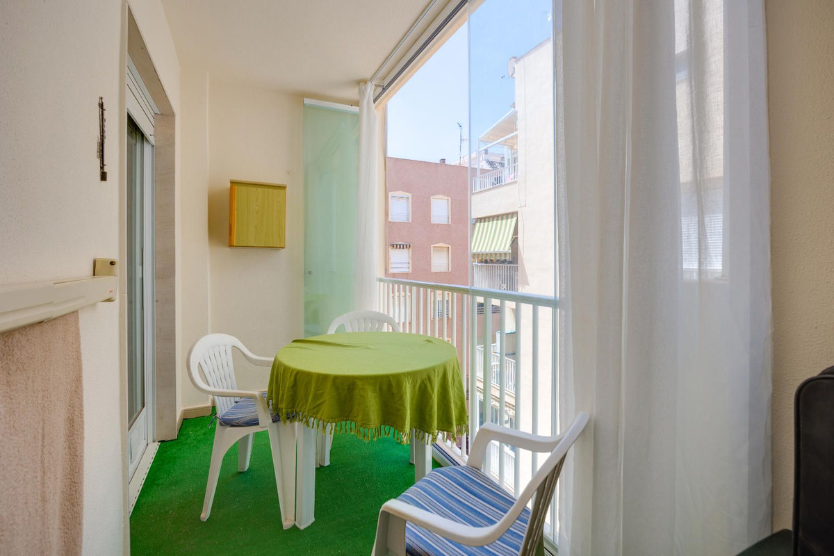 Se vende Apartamento Planta Media de 1 dormitorios en Costa Blanca, Alicante, España