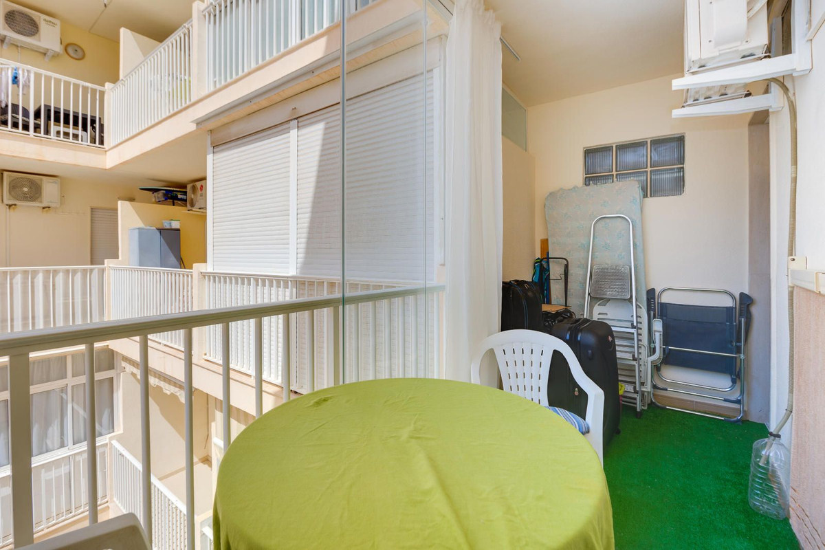 Se vende Apartamento Planta Media de 1 dormitorios en Costa Blanca, Alicante, España