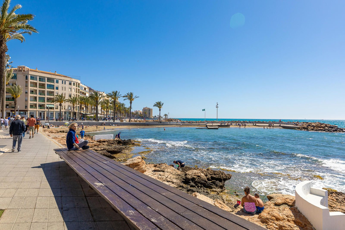 Se vende Apartamento Planta Media de 1 dormitorios en Costa Blanca, Alicante, España