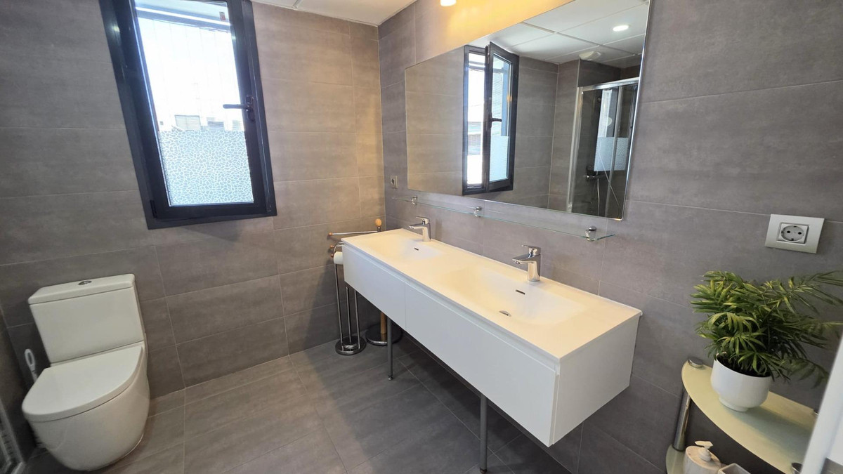 3 Bed Apartment for sale in La Colina Costa Del Sol, Málaga, Spain