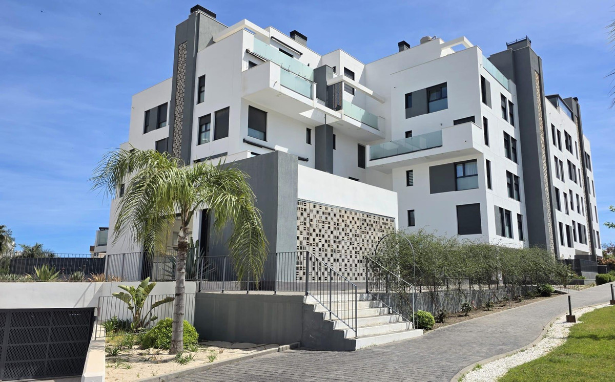 3 Bed Apartment for sale in La Colina Costa Del Sol, Málaga, Spain