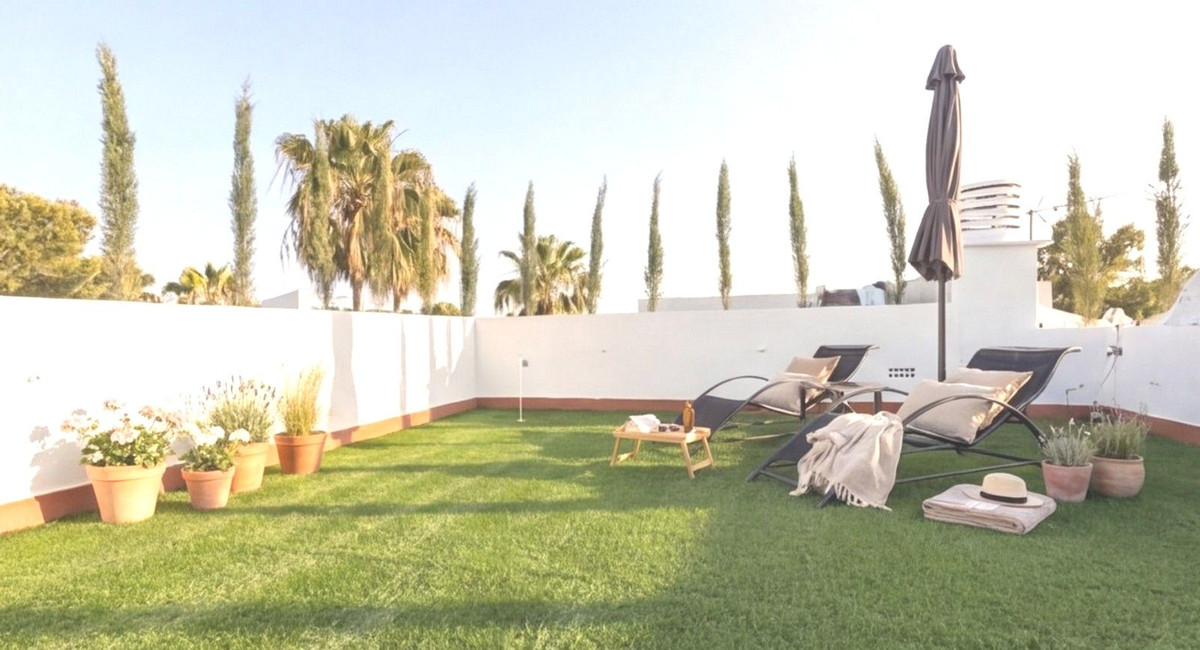 3 Bed Apartment for sale in Elviria Costa Del Sol, Málaga, Spain