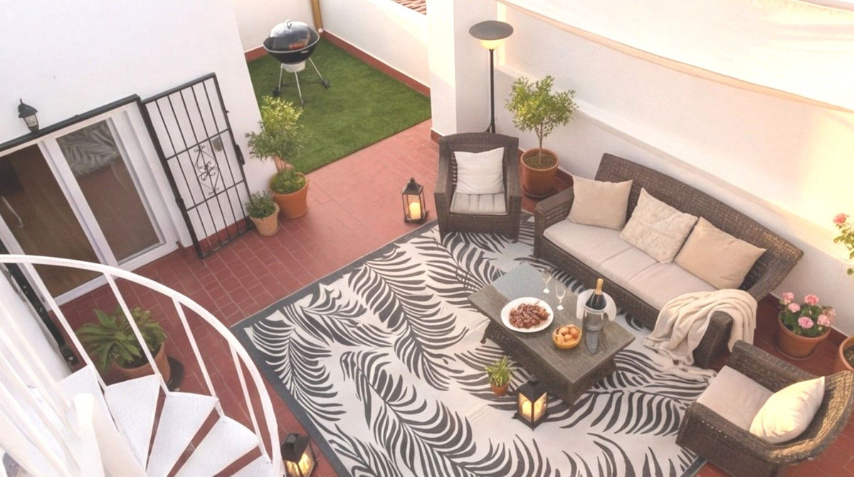 3 Bed Apartment for sale in Elviria Costa Del Sol, Málaga, Spain