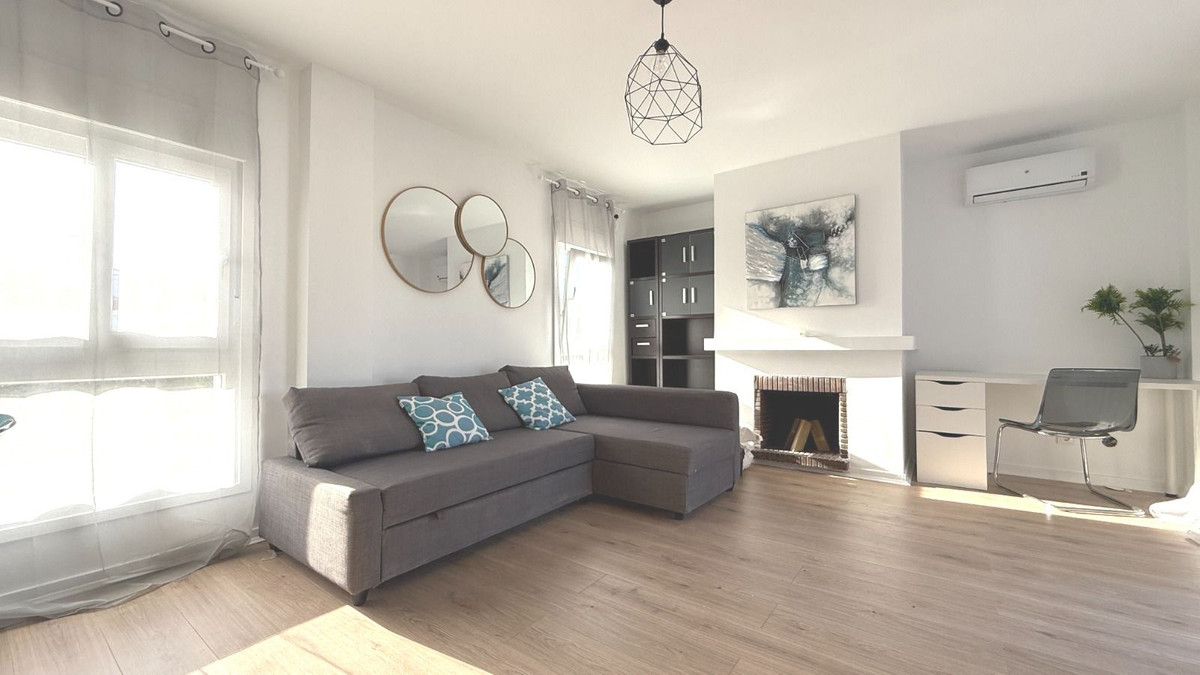 3 Bed Apartment for sale in Elviria Costa Del Sol, Málaga, Spain