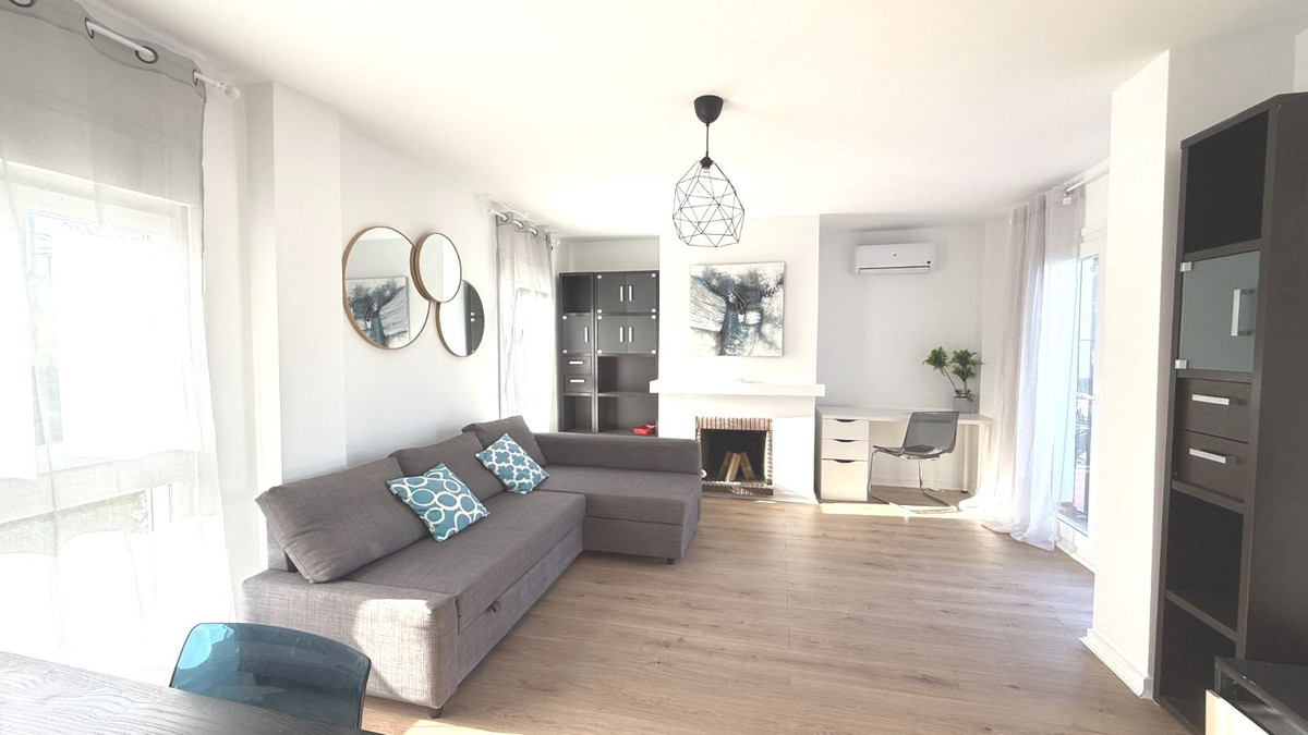 3 Bed Apartment for sale in Elviria Costa Del Sol, Málaga, Spain