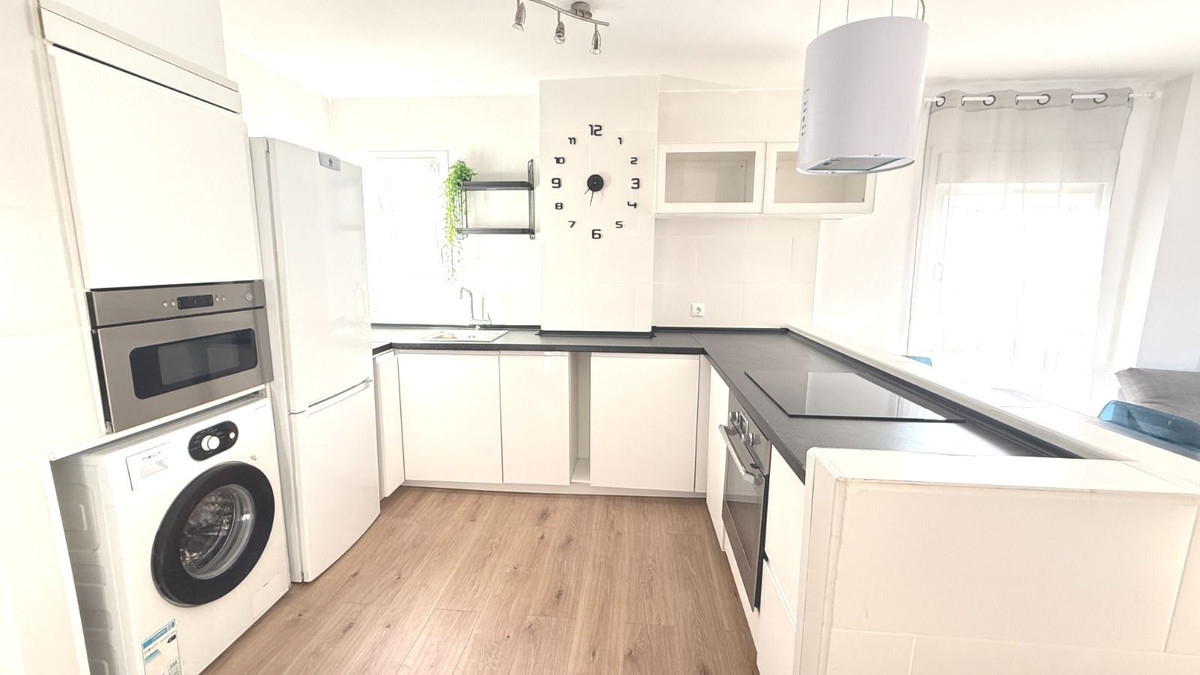 3 Bed Apartment for sale in Elviria Costa Del Sol, Málaga, Spain