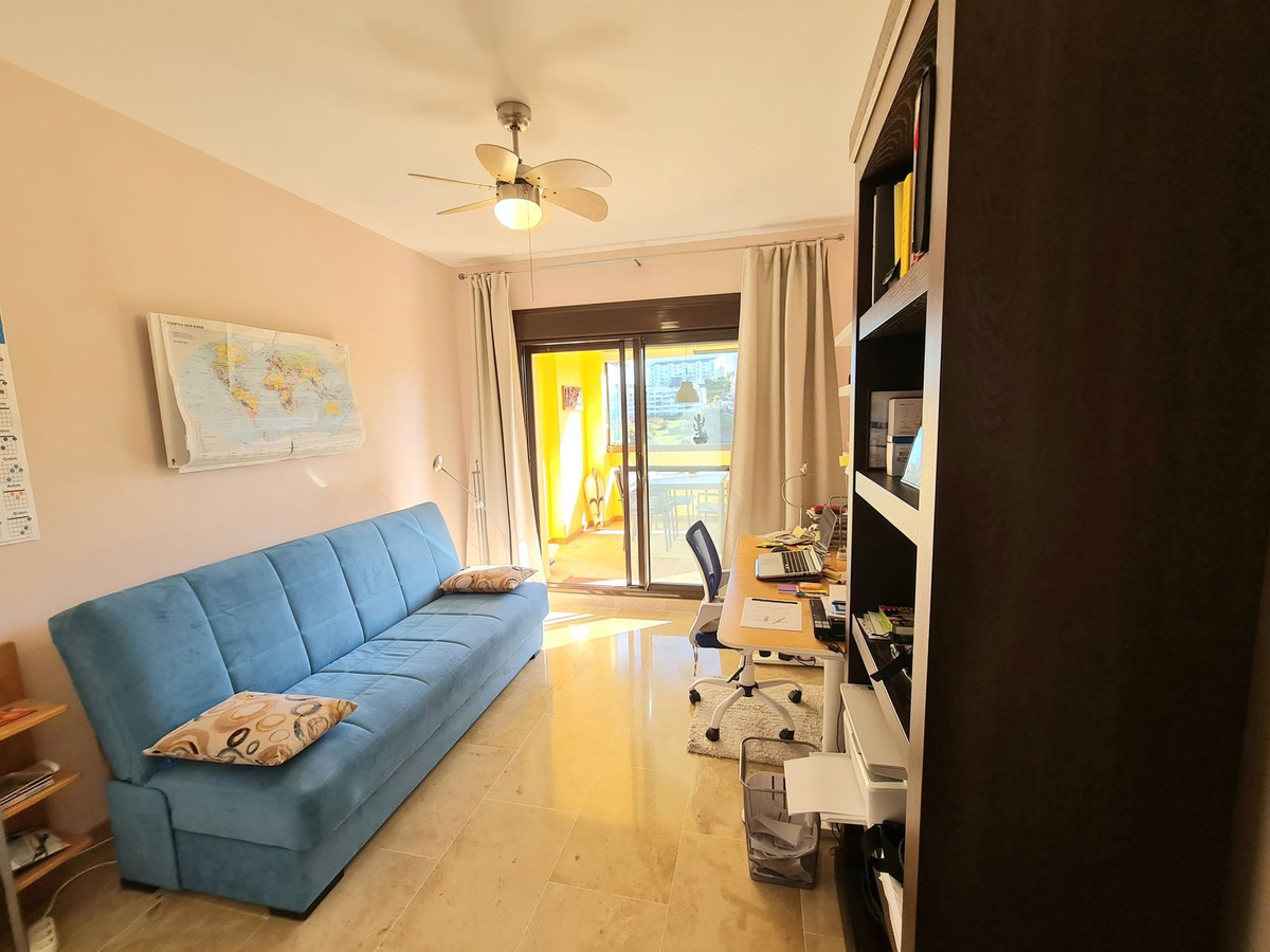 2 Bed Apartment for sale in La Duquesa Costa Del Sol, Málaga, Spain