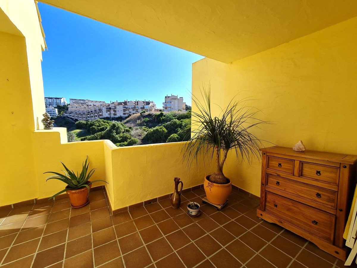 2 Bed Apartment for sale in La Duquesa Costa Del Sol, Málaga, Spain