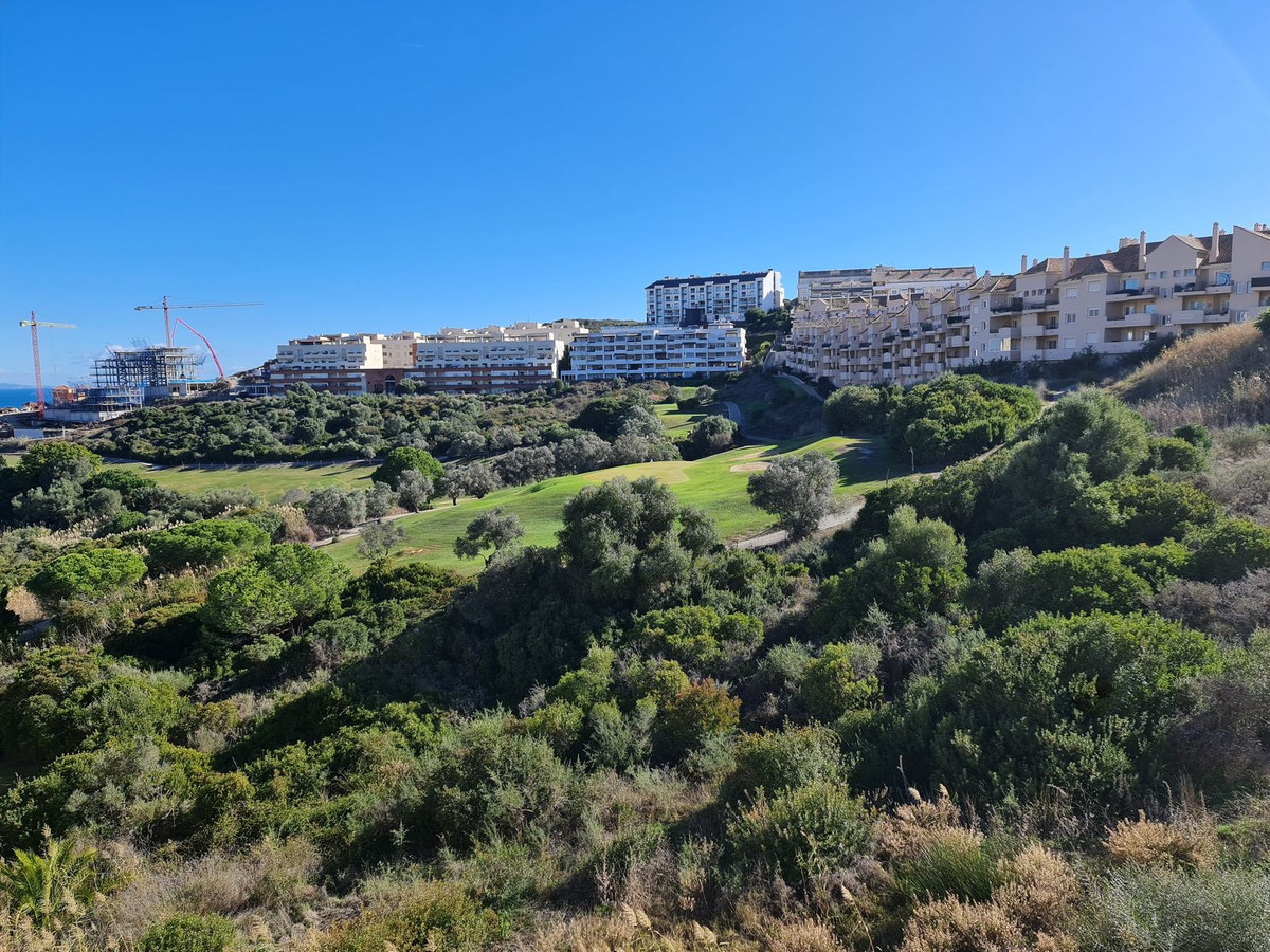 2 Bed Apartment for sale in La Duquesa Costa Del Sol, Málaga, Spain