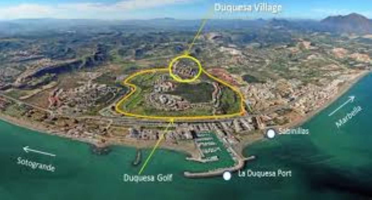 2 Bed Apartment for sale in La Duquesa Costa Del Sol, Málaga, Spain