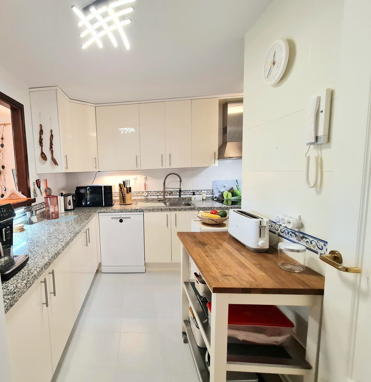 2 Bed Apartment for sale in La Duquesa Costa Del Sol, Málaga, Spain