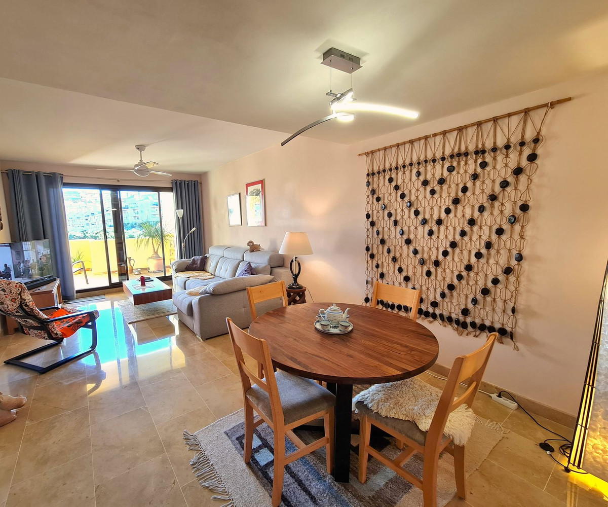 2 Bed Apartment for sale in La Duquesa Costa Del Sol, Málaga, Spain
