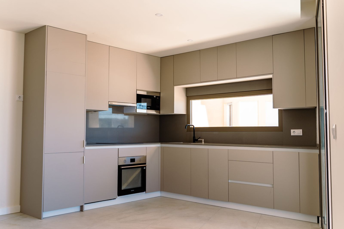 Se vende Apartamento Planta Media de 2 dormitorios en Costa Del Sol, Málaga, España