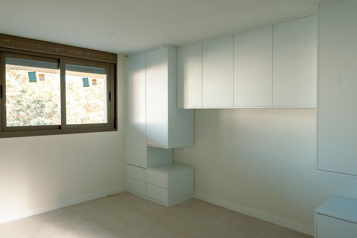 2 Bed Apartment for sale in Estepona Costa Del Sol, Málaga, Spain