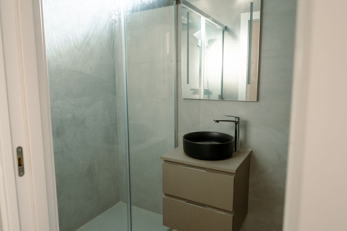2 Bed Apartment for sale in Estepona Costa Del Sol, Málaga, Spain