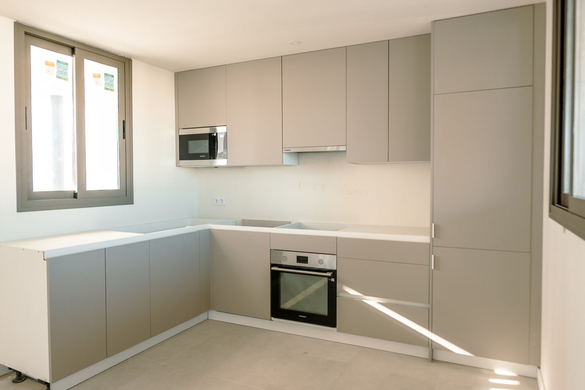 2 Bed Apartment for sale in Estepona Costa Del Sol, Málaga, Spain