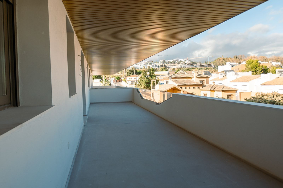 2 Bed Apartment for sale in Estepona Costa Del Sol, Málaga, Spain