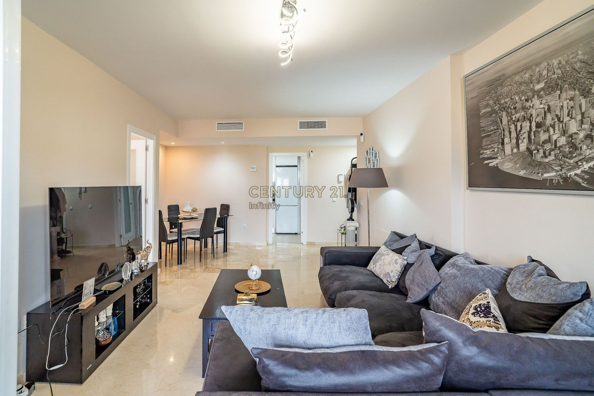Se vende Apartamento Planta Media de 2 dormitorios en Costa Del Sol, Málaga, España