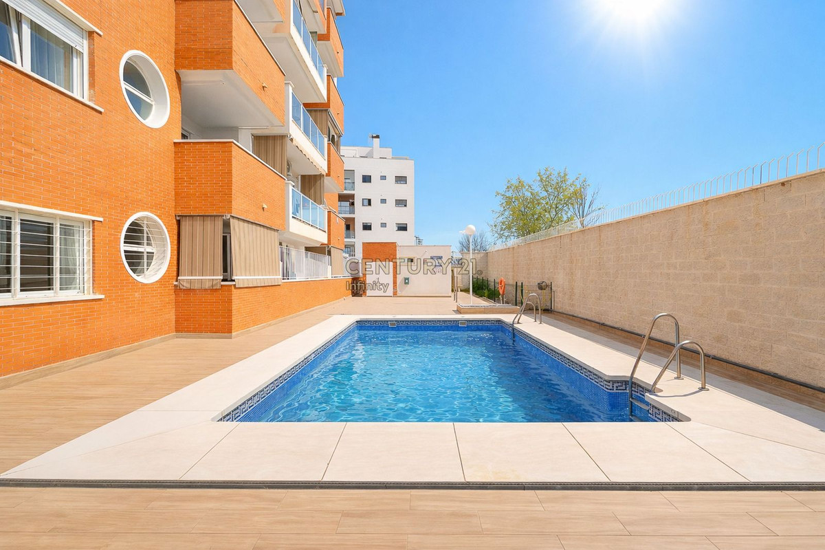 Se vende Apartamento Planta Media de 2 dormitorios en Costa Del Sol, Málaga, España