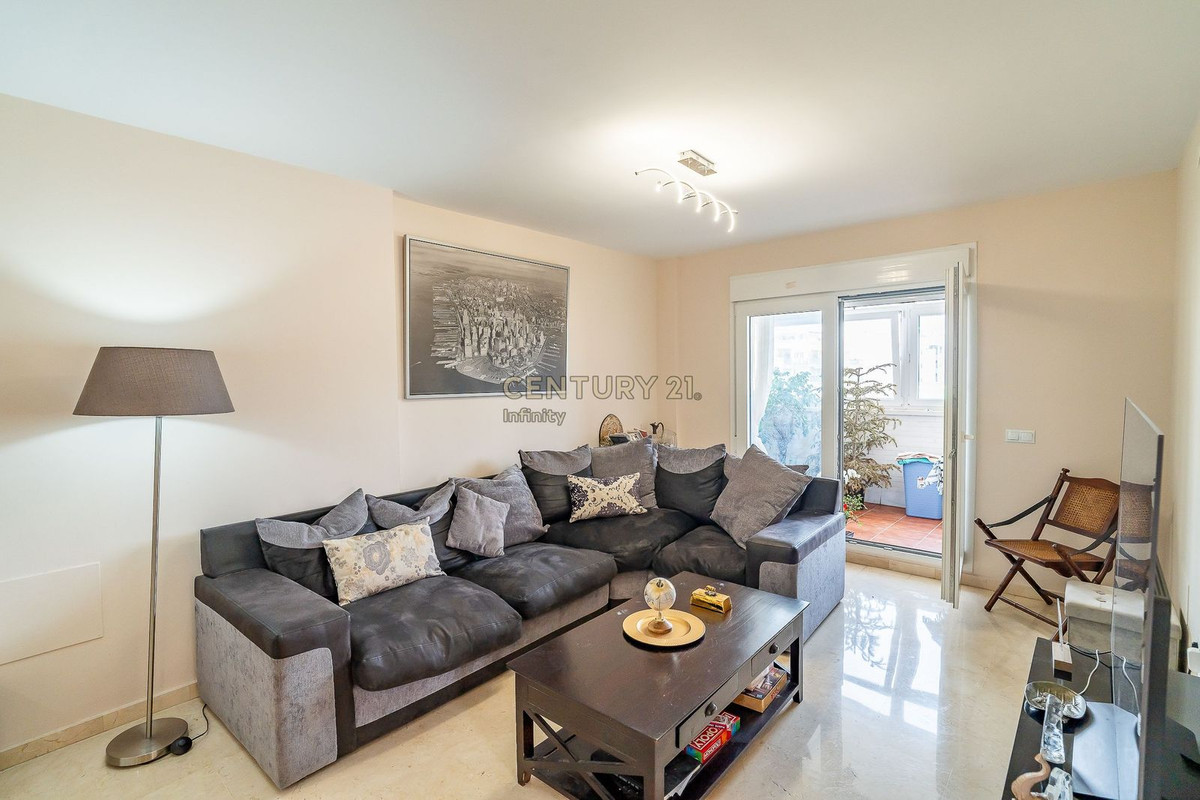Se vende Apartamento Planta Media de 2 dormitorios en Costa Del Sol, Málaga, España