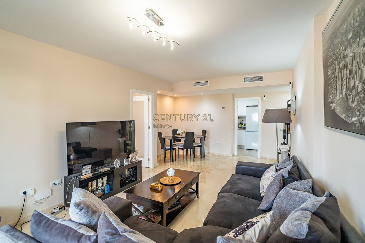 Se vende Apartamento Planta Media de 2 dormitorios en Costa Del Sol, Málaga, España