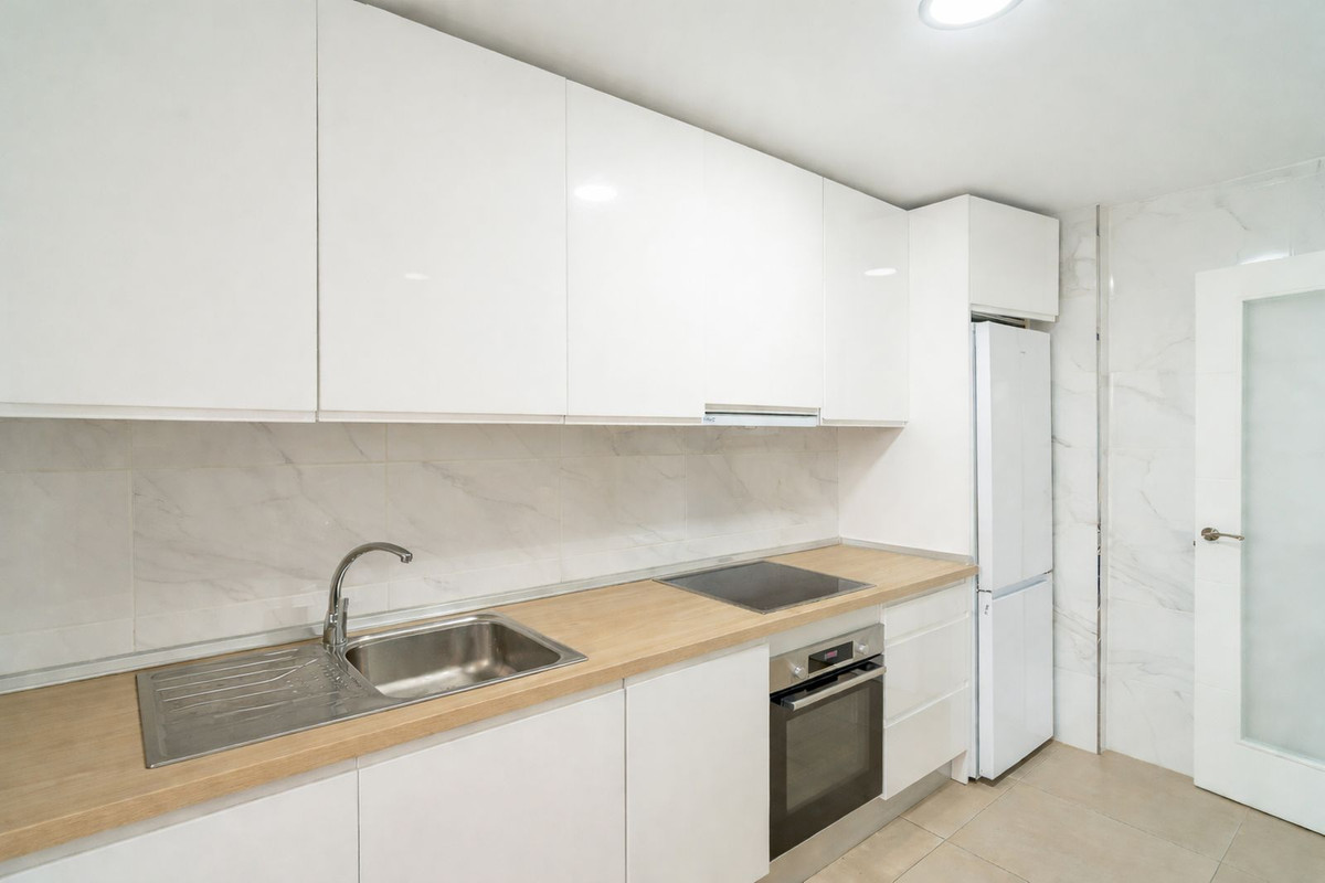 Se vende Apartamento Planta Media de 2 dormitorios en Costa Del Sol, Málaga, España