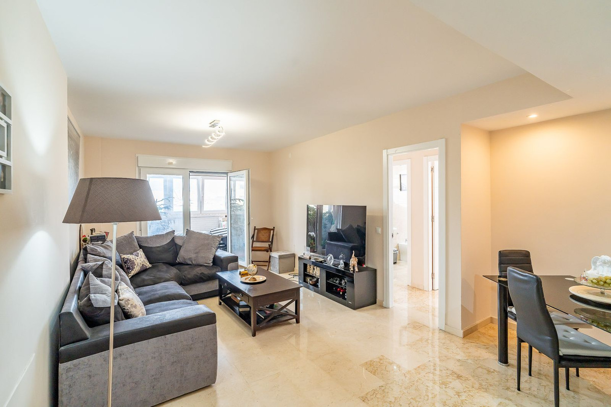 Se vende Apartamento Planta Media de 2 dormitorios en Costa Del Sol, Málaga, España