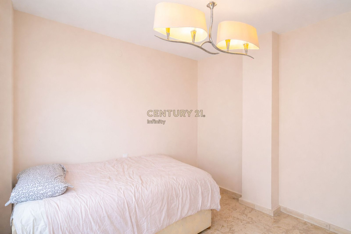 Se vende Apartamento Planta Media de 2 dormitorios en Costa Del Sol, Málaga, España