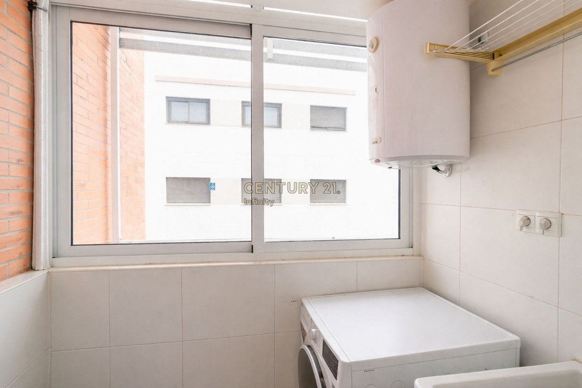 Se vende Apartamento Planta Media de 2 dormitorios en Costa Del Sol, Málaga, España