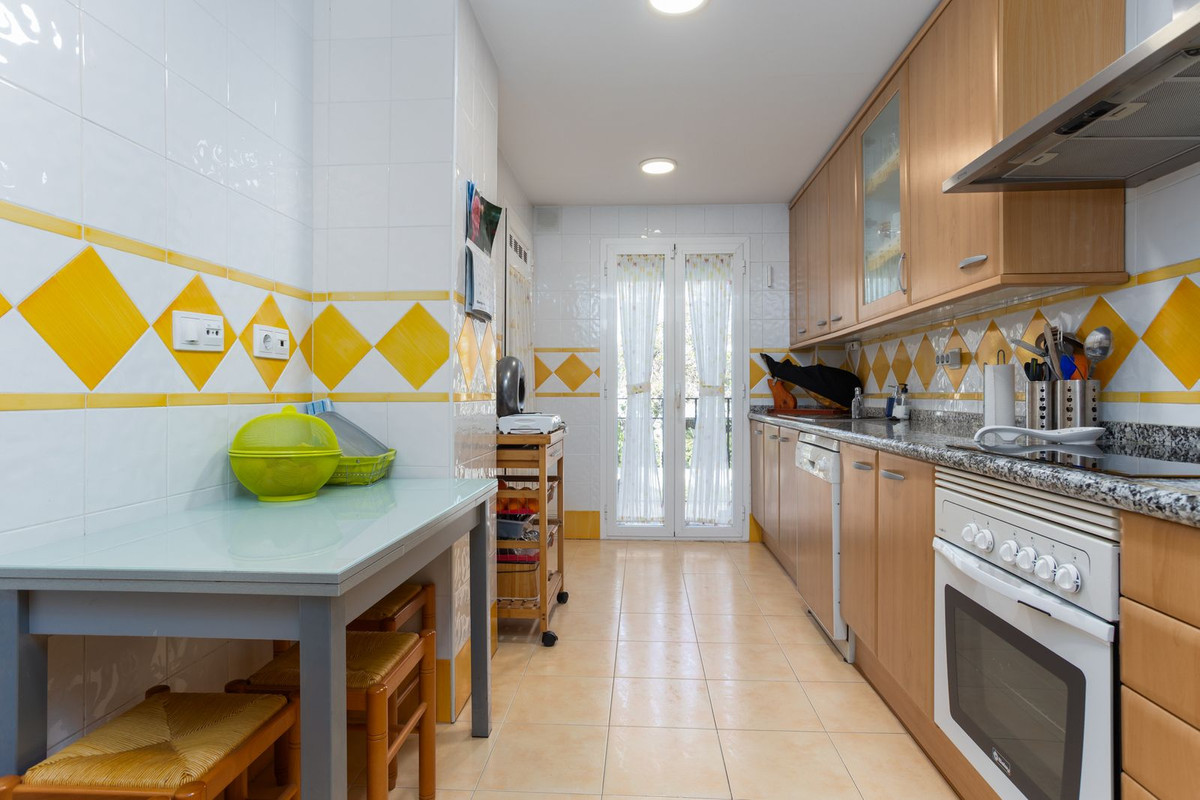 2 Bed Apartment for sale in San Pedro De Alcántara Costa Del Sol, Málaga, Spain