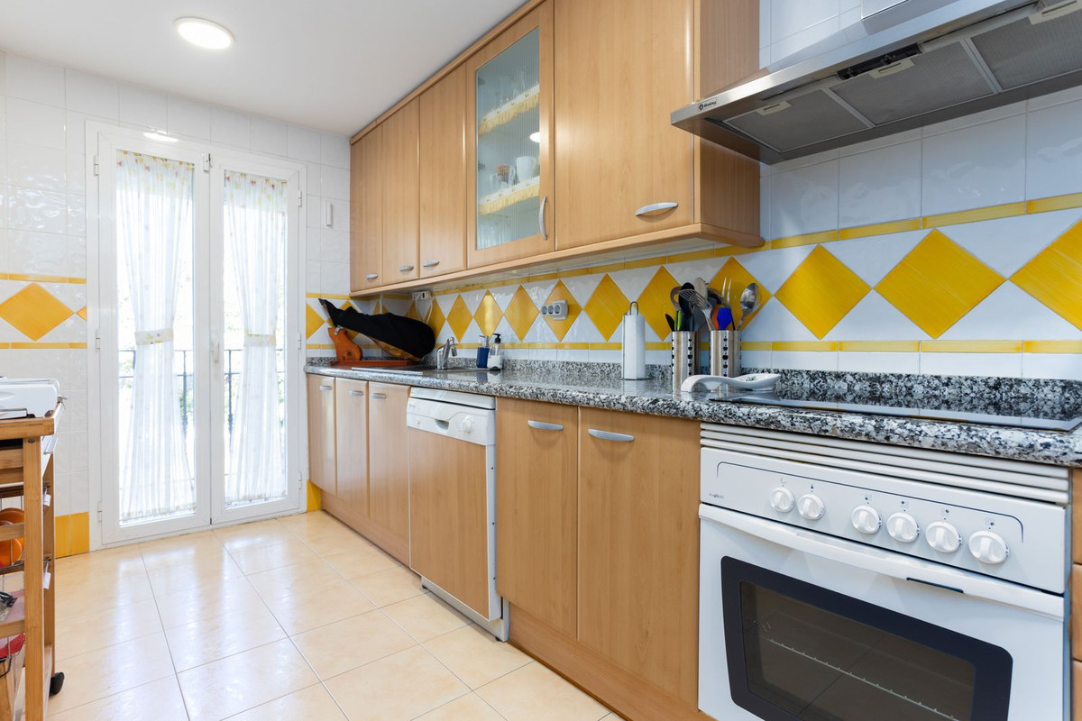 2 Bed Apartment for sale in San Pedro De Alcántara Costa Del Sol, Málaga, Spain
