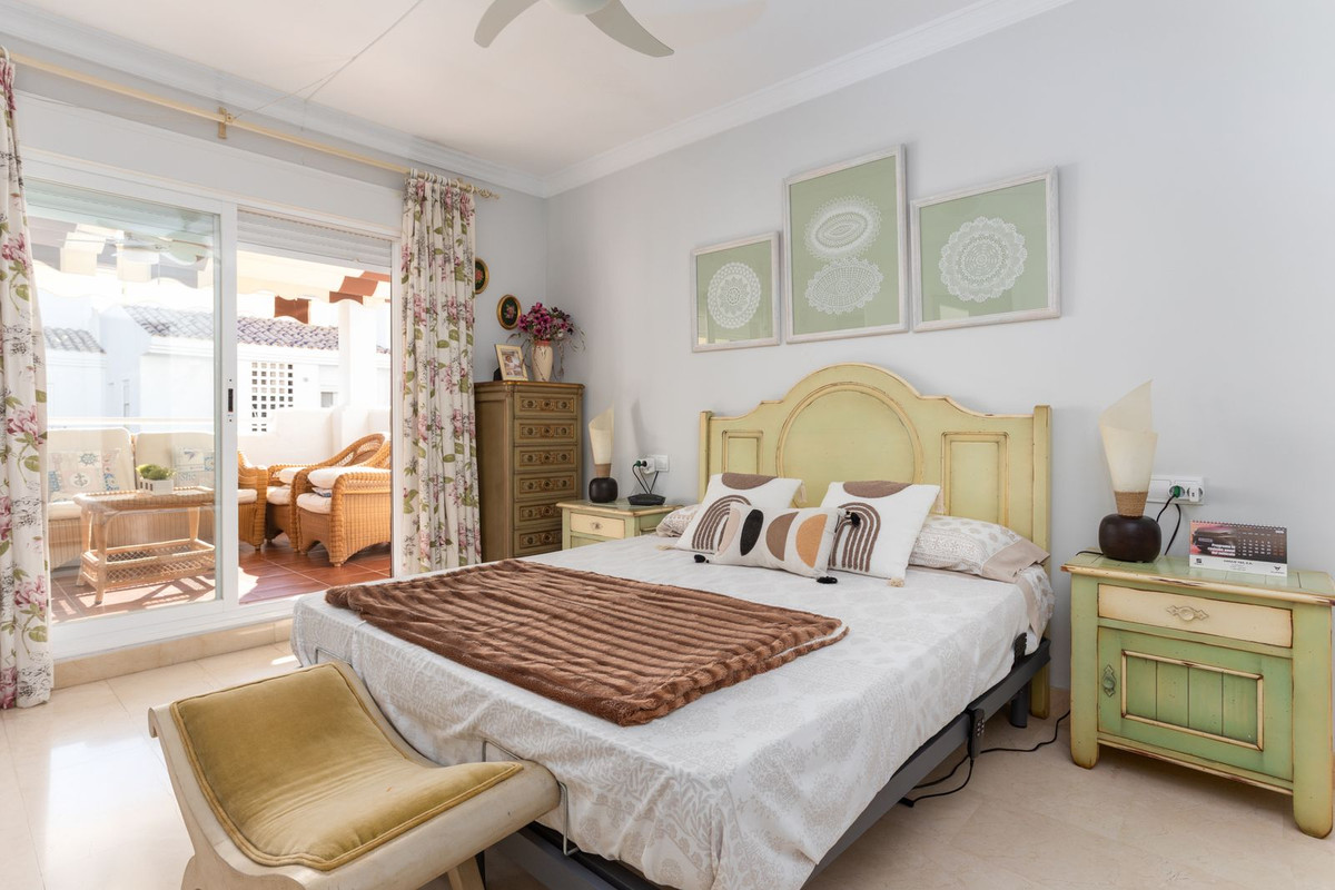 2 Bed Apartment for sale in San Pedro De Alcántara Costa Del Sol, Málaga, Spain