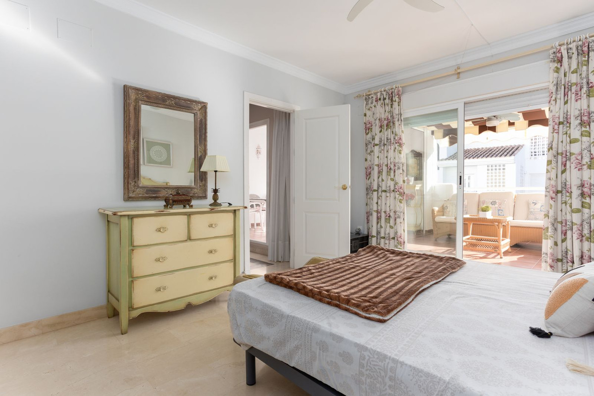 2 Bed Apartment for sale in San Pedro De Alcántara Costa Del Sol, Málaga, Spain