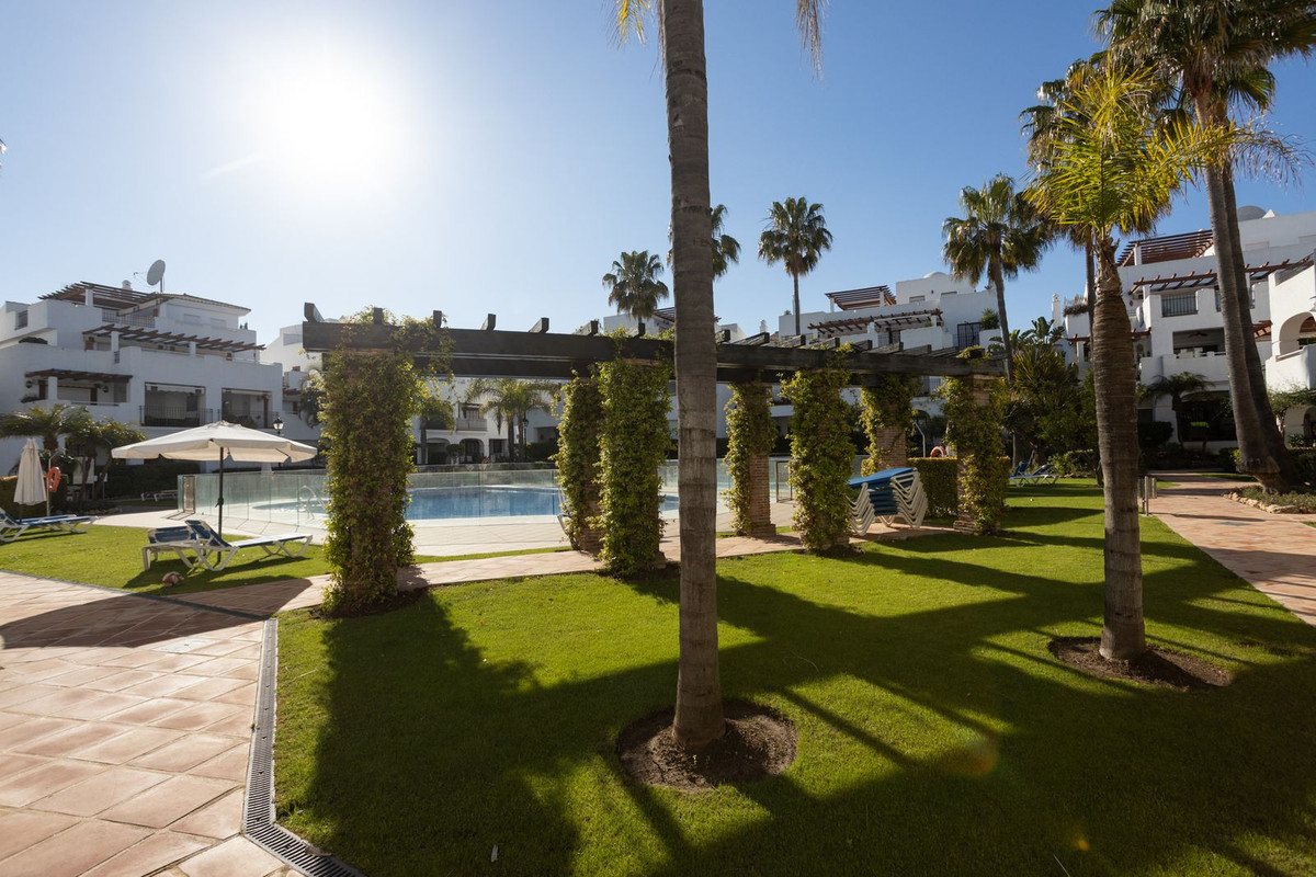 2 Bed Apartment for sale in San Pedro De Alcántara Costa Del Sol, Málaga, Spain