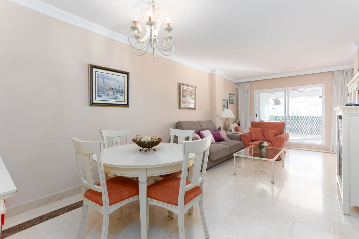 2 Bed Apartment for sale in San Pedro De Alcántara Costa Del Sol, Málaga, Spain